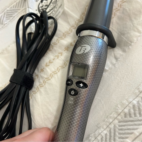 T3 SinglePass Whirl Tapered Curling Wand Black - Picture 6 of 6